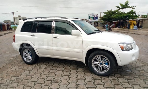 Acheter Occasion Voiture Toyota Highlander Blanc à Cotonou, Benin Acheter Occasion Voiture Toyota Highlander Blanc à Cotonou, Benin
