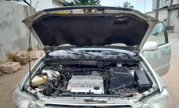Ra Àlòkù Toyota Highlander Silver Ọkọ̀ in Cotonou ni Benin Ra Àlòkù Toyota Highlander Silver Ọkọ̀ in Cotonou ni Benin