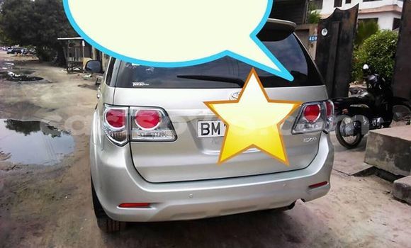 Acheter Occasion Voiture Toyota Fortuner Gris à Cotonou, Benin Acheter Occasion Voiture Toyota Fortuner Gris à Cotonou, Benin