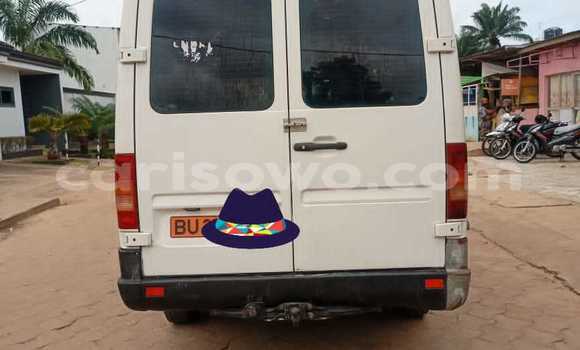 Acheter Occasion Voiture Volkswagen California Blanc à Cotonou, Benin Acheter Occasion Voiture Volkswagen California Blanc à Cotonou, Benin
