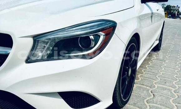 Sayi Na hannu Mercedes-Benz CLA-klasse White Mota in Cotonou a Benin Sayi Na hannu Mercedes-Benz CLA-klasse White Mota in Cotonou a Benin