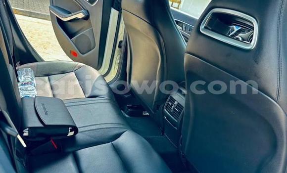 Sayi Na hannu Mercedes-Benz CLA-klasse White Mota in Cotonou a Benin Sayi Na hannu Mercedes-Benz CLA-klasse White Mota in Cotonou a Benin