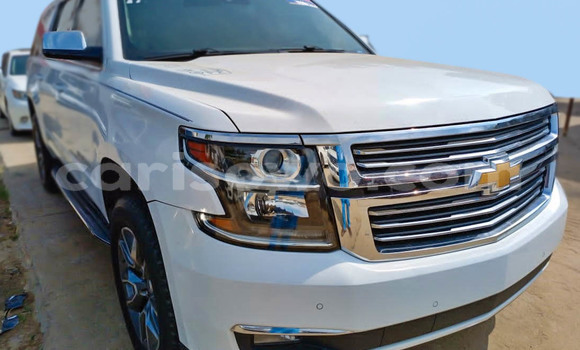Sayi Na hannu Chevrolet Suburban White Mota in Cotonou a Benin Sayi Na hannu Chevrolet Suburban White Mota in Cotonou a Benin