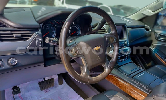 Sayi Na hannu Chevrolet Suburban White Mota in Cotonou a Benin Sayi Na hannu Chevrolet Suburban White Mota in Cotonou a Benin