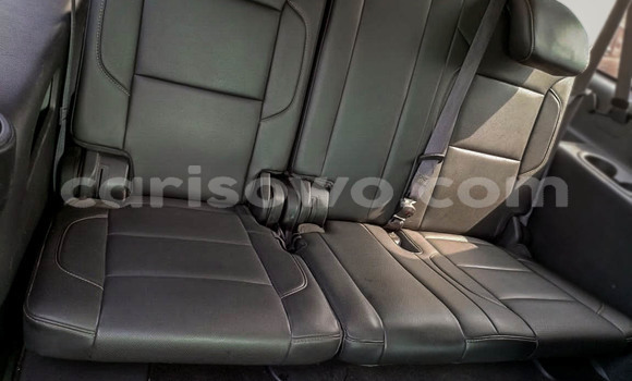 Sayi Na hannu Chevrolet Suburban White Mota in Cotonou a Benin Sayi Na hannu Chevrolet Suburban White Mota in Cotonou a Benin