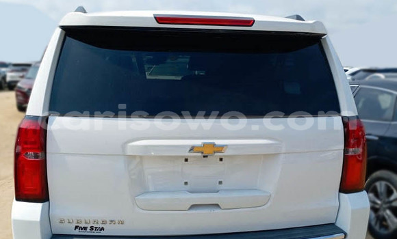 Sayi Na hannu Chevrolet Suburban White Mota in Cotonou a Benin Sayi Na hannu Chevrolet Suburban White Mota in Cotonou a Benin