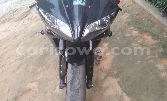 Acheter Occasion Moto Yamaha R1 Noir à Cotonou, Benin Acheter Occasion Moto Yamaha R1 Noir à Cotonou, Benin