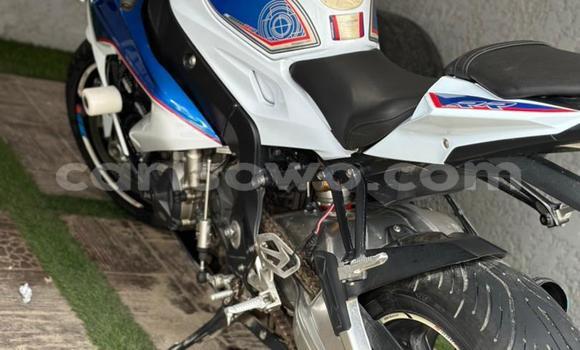 Ra Imported BMW S 1000 funfun Mọto in Cotonou ni Benin Ra Imported BMW S 1000 funfun Mọto in Cotonou ni Benin