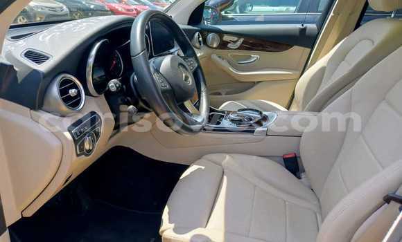 Ra Àlòkù Mercedes-Benz GLC Red Ọkọ̀ in Cotonou ni Benin Ra Àlòkù Mercedes-Benz GLC Red Ọkọ̀ in Cotonou ni Benin