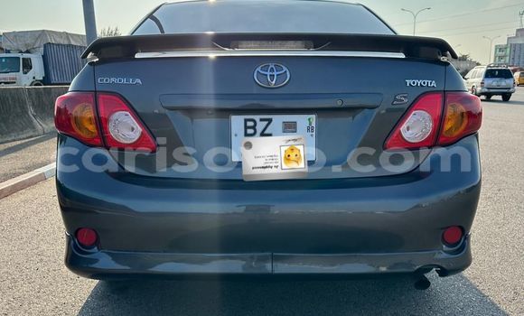 Sayi Na hannu Toyota Corolla Azurfa Mota in Cotonou a Benin