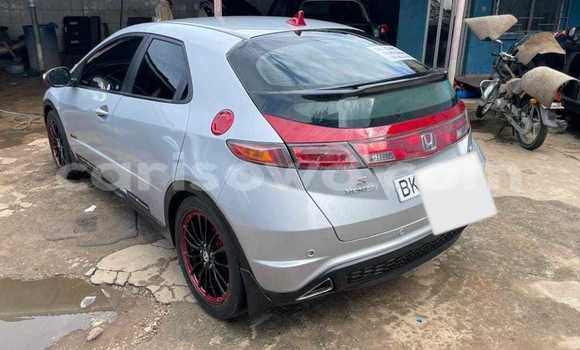 Sayi Na hannu Honda Civic White Mota in Cotonou a Benin