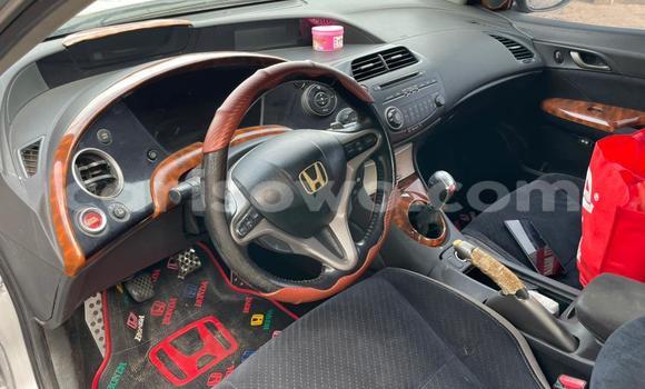 Sayi Na hannu Honda Civic White Mota in Cotonou a Benin Sayi Na hannu Honda Civic White Mota in Cotonou a Benin