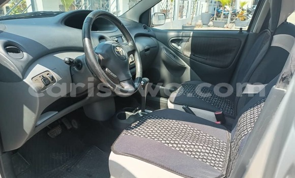 Ra Àlòkù Toyota Yaris Silver Ọkọ̀ in Cotonou ni Benin Ra Àlòkù Toyota Yaris Silver Ọkọ̀ in Cotonou ni Benin