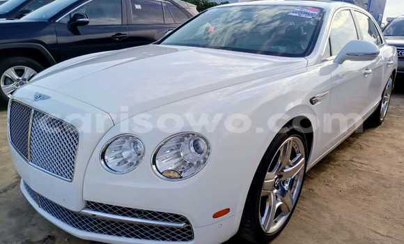 Sayi Na hannu Bentley Bentayga White Mota in Cotonou a Benin Sayi Na hannu Bentley Bentayga White Mota in Cotonou a Benin