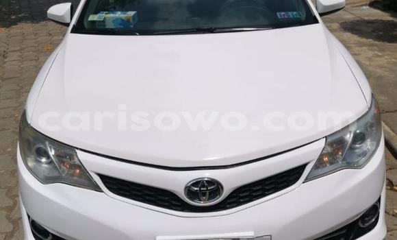 Sayi Na hannu Toyota Camry White Mota in Cotonou a Benin Sayi Na hannu Toyota Camry White Mota in Cotonou a Benin