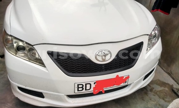 Sayi Na hannu Toyota Camry White Mota in Cotonou a Benin Sayi Na hannu Toyota Camry White Mota in Cotonou a Benin