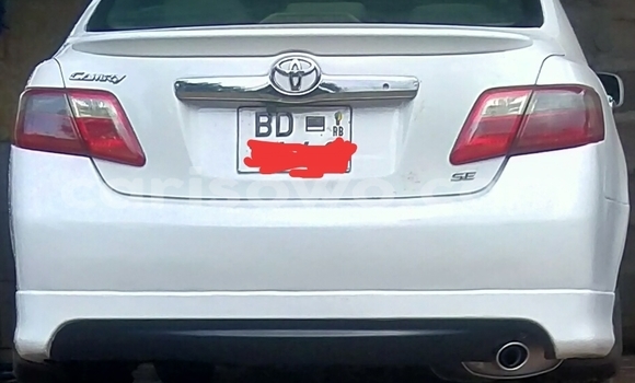 Ra Àlòkù Toyota Camry funfun Ọkọ̀ in Cotonou ni Benin Ra Àlòkù Toyota Camry funfun Ọkọ̀ in Cotonou ni Benin