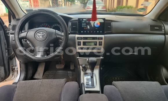 Sayi Na hannu Toyota Corolla Azurfa Mota in Cotonou a Benin Sayi Na hannu Toyota Corolla Azurfa Mota in Cotonou a Benin