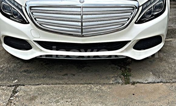 Sayi Imported Mercedes-Benz C–Class White Mota in Abomey Calavi a Benin Sayi Imported Mercedes-Benz C–Class White Mota in Abomey Calavi a Benin