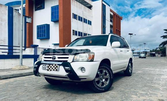 Ra Àlòkù Toyota Highlander funfun Ọkọ̀ in Cotonou ni Benin Ra Àlòkù Toyota Highlander funfun Ọkọ̀ in Cotonou ni Benin
