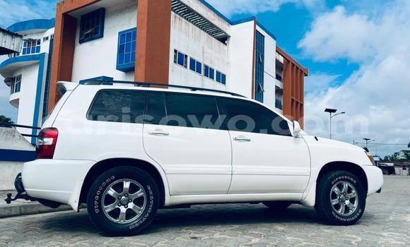 Acheter Occasion Voiture Toyota Highlander Blanc à Cotonou, Benin Acheter Occasion Voiture Toyota Highlander Blanc à Cotonou, Benin