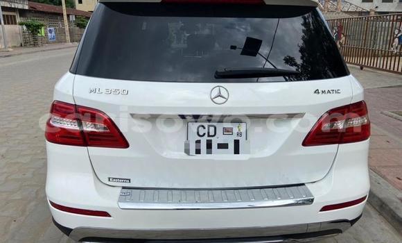 Acheter Occasion Voiture Mercedes-Benz ML–Class Blanc à Cotonou, Benin