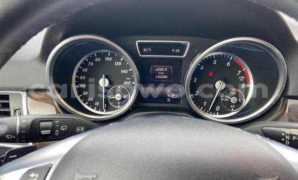 Sayi Na hannu Mercedes-Benz ML–Class White Mota in Cotonou a Benin Sayi Na hannu Mercedes-Benz ML–Class White Mota in Cotonou a Benin