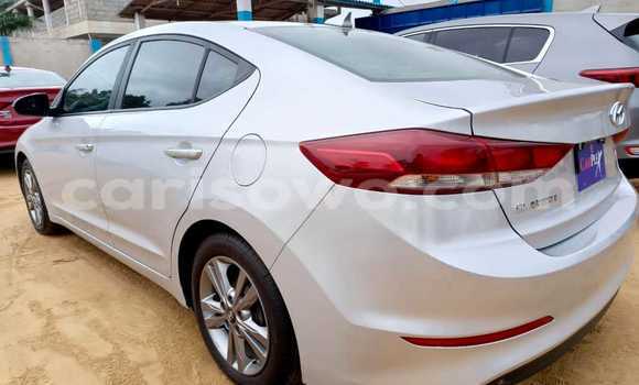 Acheter Occasion Voiture Hyundai Elantra Blanc à Cotonou, Benin Acheter Occasion Voiture Hyundai Elantra Blanc à Cotonou, Benin