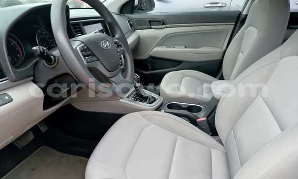 Acheter Occasion Voiture Hyundai Elantra Blanc à Cotonou, Benin Acheter Occasion Voiture Hyundai Elantra Blanc à Cotonou, Benin