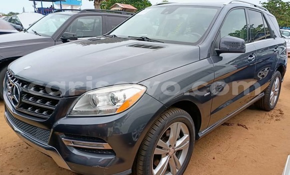 Acheter Occasion Voiture Mercedes-Benz ML–Class Noir à Cotonou, Benin Acheter Occasion Voiture Mercedes-Benz ML–Class Noir à Cotonou, Benin