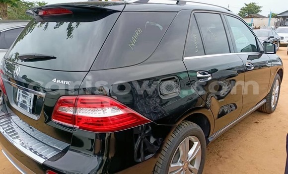 Acheter Occasion Voiture Mercedes-Benz ML–Class Noir à Cotonou, Benin Acheter Occasion Voiture Mercedes-Benz ML–Class Noir à Cotonou, Benin