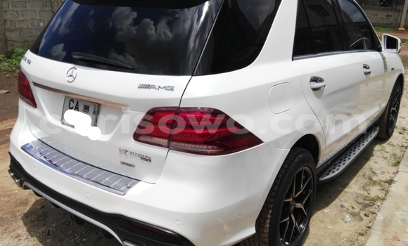 Acheter Occasion Voiture Mercedes-Benz ML–Class Blanc à Cotonou, Benin Acheter Occasion Voiture Mercedes-Benz ML–Class Blanc à Cotonou, Benin