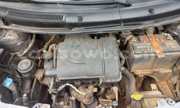 Ra Àlòkù Toyota Yaris Silver Ọkọ̀ in Cotonou ni Benin Ra Àlòkù Toyota Yaris Silver Ọkọ̀ in Cotonou ni Benin