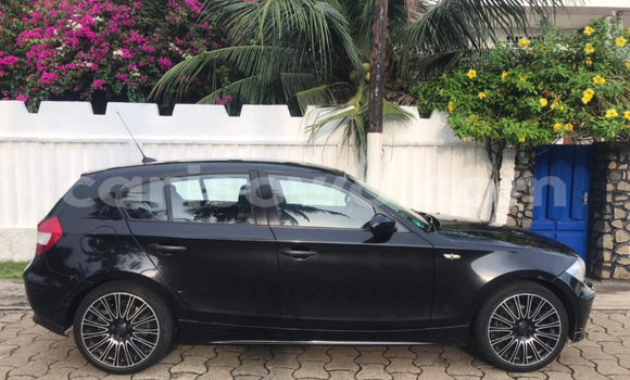 Ra Àlòkù BMW 1-Series Black Ọkọ̀ in Cotonou ni Benin