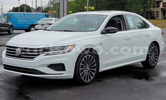 Acheter Import Voiture Volkswagen Passat Blanc à Import - Dubai, Benin