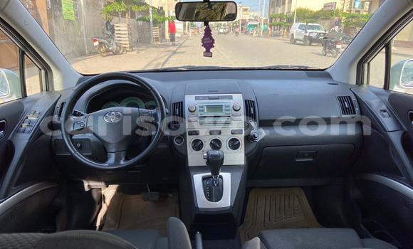 Ra Àlòkù Toyota Corolla Verso Silver Ọkọ̀ in Cotonou ni Benin Ra Àlòkù Toyota Corolla Verso Silver Ọkọ̀ in Cotonou ni Benin