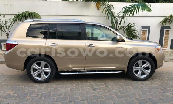 Buy Used Toyota Highlander Beige Car in Cotonou in Benign Buy Used Toyota Highlander Beige Car in Cotonou in Benign