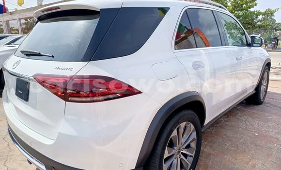 Acheter Neuf Voiture Mercedes-Benz GLE Blanc à Cotonou, Benin Acheter Neuf Voiture Mercedes-Benz GLE Blanc à Cotonou, Benin