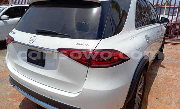 Ra Tuntun Mercedes-Benz GLE funfun Ọkọ̀ in Cotonou ni Benin Ra Tuntun Mercedes-Benz GLE funfun Ọkọ̀ in Cotonou ni Benin