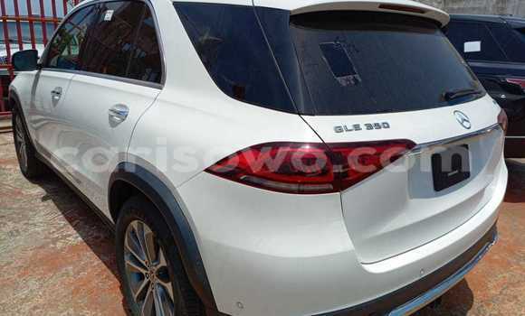 Ra Tuntun Mercedes-Benz GLE funfun Ọkọ̀ in Cotonou ni Benin Ra Tuntun Mercedes-Benz GLE funfun Ọkọ̀ in Cotonou ni Benin