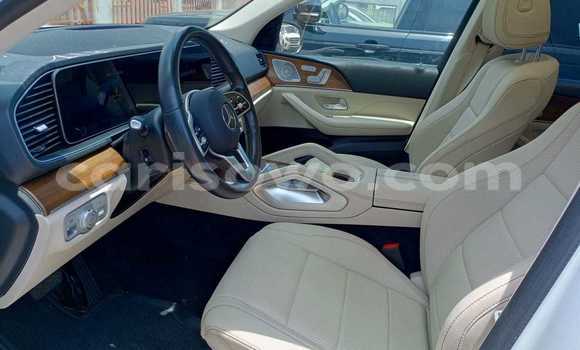 Ra Tuntun Mercedes-Benz GLE funfun Ọkọ̀ in Cotonou ni Benin Ra Tuntun Mercedes-Benz GLE funfun Ọkọ̀ in Cotonou ni Benin