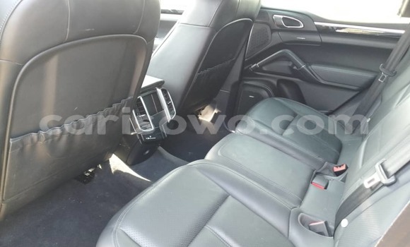 Ra Àlòkù Porsche Cayenne Black Ọkọ̀ in Cotonou ni Benin Ra Àlòkù Porsche Cayenne Black Ọkọ̀ in Cotonou ni Benin