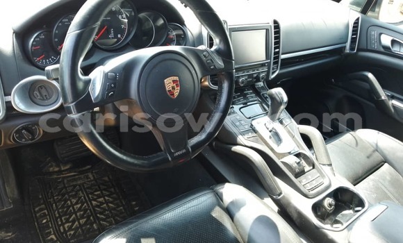 Ra Àlòkù Porsche Cayenne Black Ọkọ̀ in Cotonou ni Benin Ra Àlòkù Porsche Cayenne Black Ọkọ̀ in Cotonou ni Benin