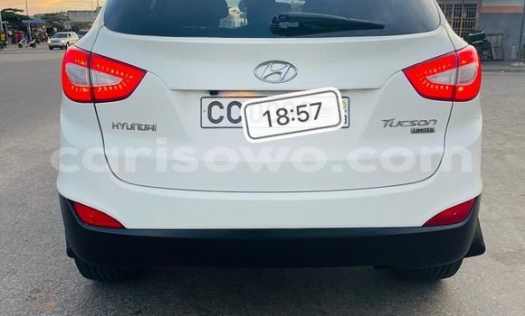 Sayi Na hannu Hyundai Tucson Azurfa Mota in Cotonou a Benin