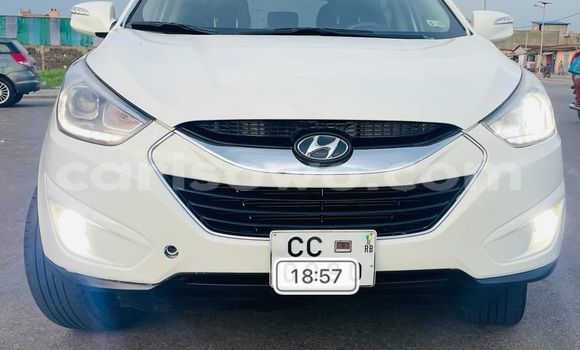 Ra Àlòkù Hyundai Tucson Silver Ọkọ̀ in Cotonou ni Benin Ra Àlòkù Hyundai Tucson Silver Ọkọ̀ in Cotonou ni Benin