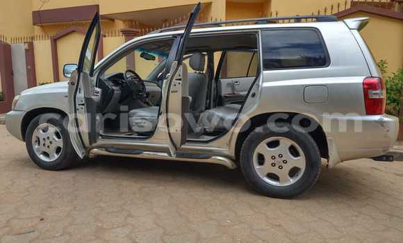 Sayi Na hannu Toyota Highlander Azurfa Mota in Cotonou a Benin Sayi Na hannu Toyota Highlander Azurfa Mota in Cotonou a Benin