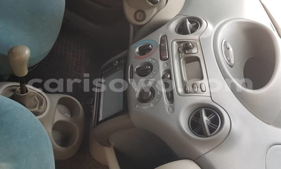 Ra Àlòkù Toyota Yaris Silver Ọkọ̀ in Cotonou ni Benin Ra Àlòkù Toyota Yaris Silver Ọkọ̀ in Cotonou ni Benin