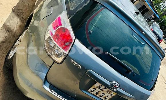 Buy Used Toyota Matrix Brown Car in Cotonou in Benign