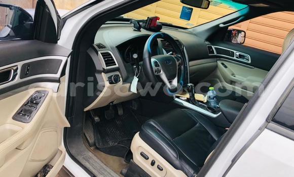 Acheter Occasion Voiture Ford Explorer Blanc à Cotonou, Benin Acheter Occasion Voiture Ford Explorer Blanc à Cotonou, Benin