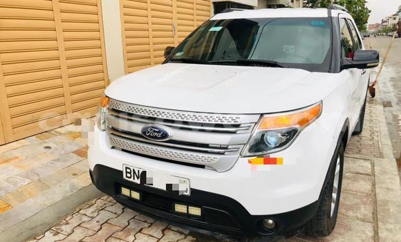 Acheter Occasion Voiture Ford Explorer Blanc à Cotonou, Benin Acheter Occasion Voiture Ford Explorer Blanc à Cotonou, Benin